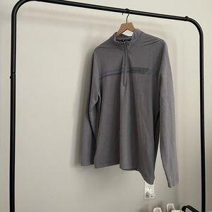 Travis Mathew Quarter Zip - size L